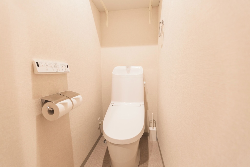 デラックス ヴィラ コートヤードビュー バスルームのシンク0 | b&FLAT-Hanazono