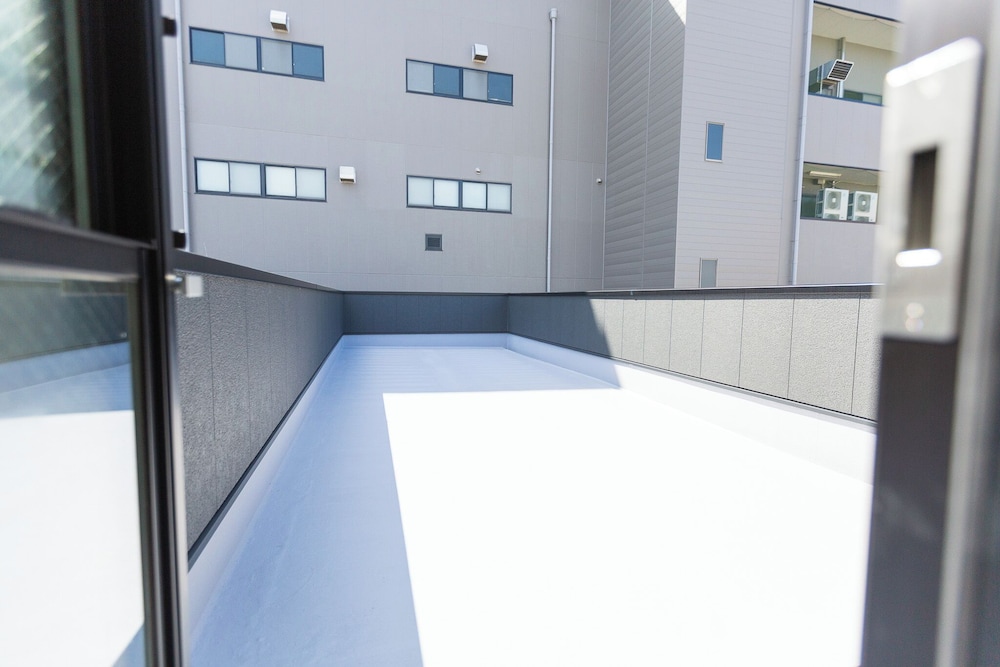 デラックス ヴィラ コートヤードビュー テラス / パティオ2 | b&FLAT-Hanazono