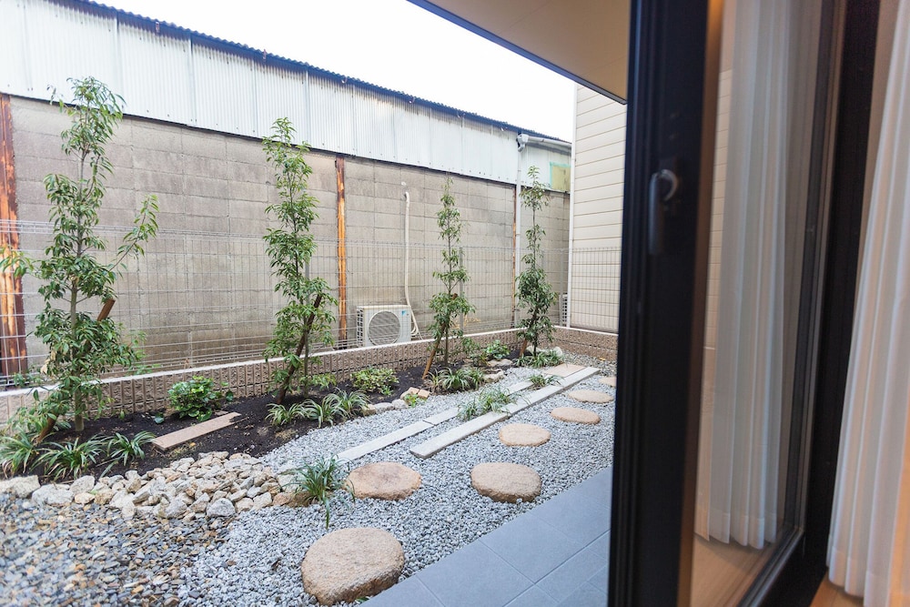 デラックス ヴィラ コートヤードビュー コートヤード ビュー0 | b&FLAT-Hanazono