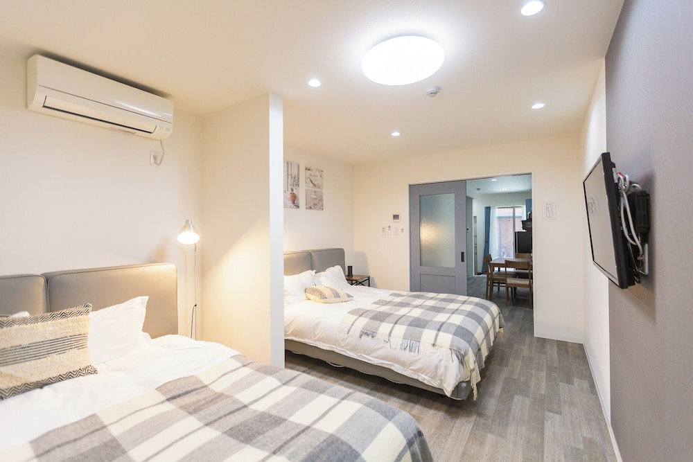 ファミリー ルーム バルコニー シティビュー 客室4 | b&岸里店