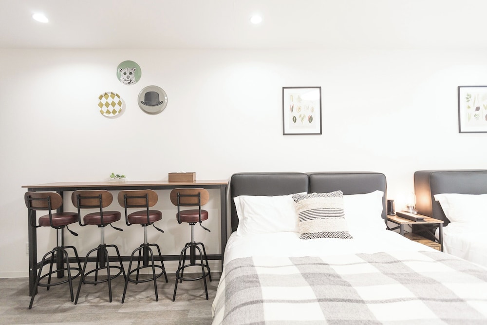 ファミリー ルーム バルコニー シティビュー 客室11 | b&岸里店