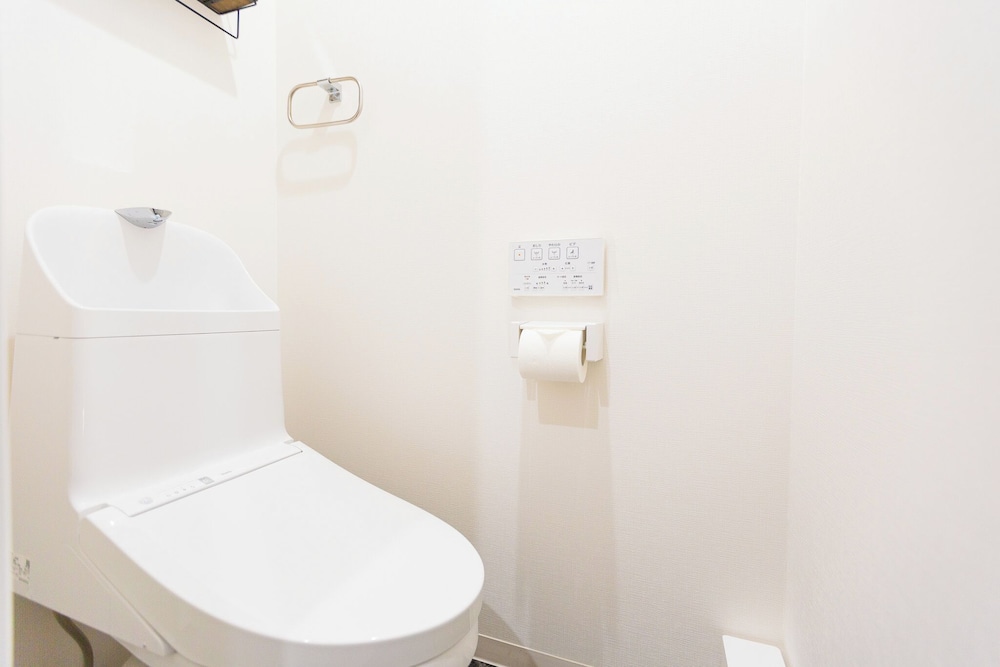 ファミリー ルーム バルコニー シティビュー バスルームのシンク0 | b&岸里店