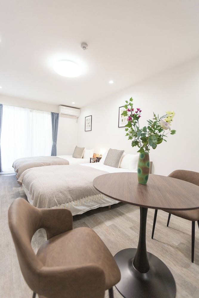 ファミリー ルーム バルコニー シティビュー 客室8 | b&岸里店