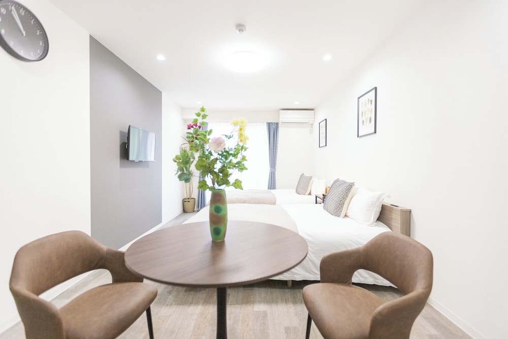 ファミリー ルーム バルコニー シティビュー 客室7 | b&岸里店