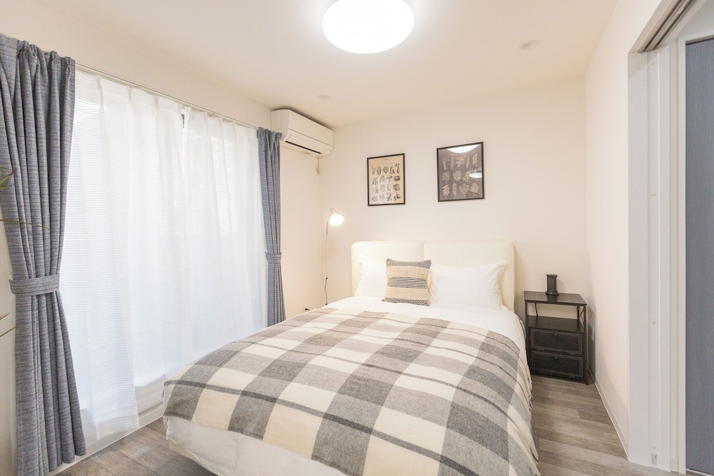 デラックス ルーム バルコニー シティビュー 客室2 | b&岸里店