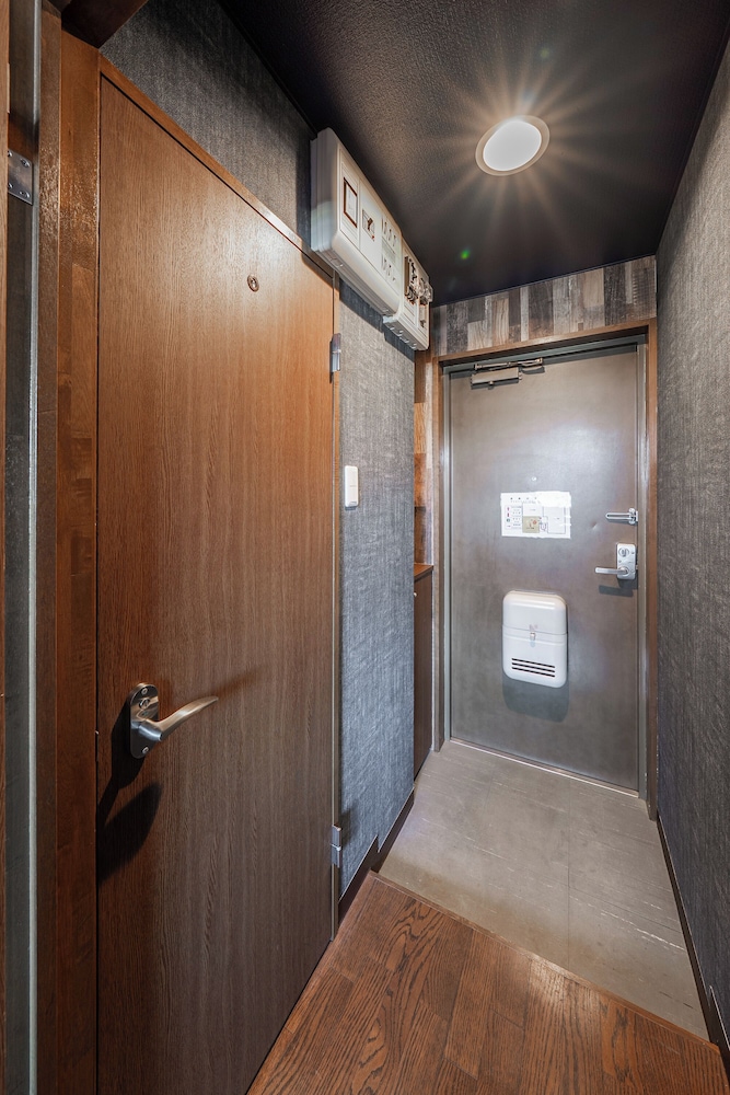 施設の正面1 | SILK COURT 201