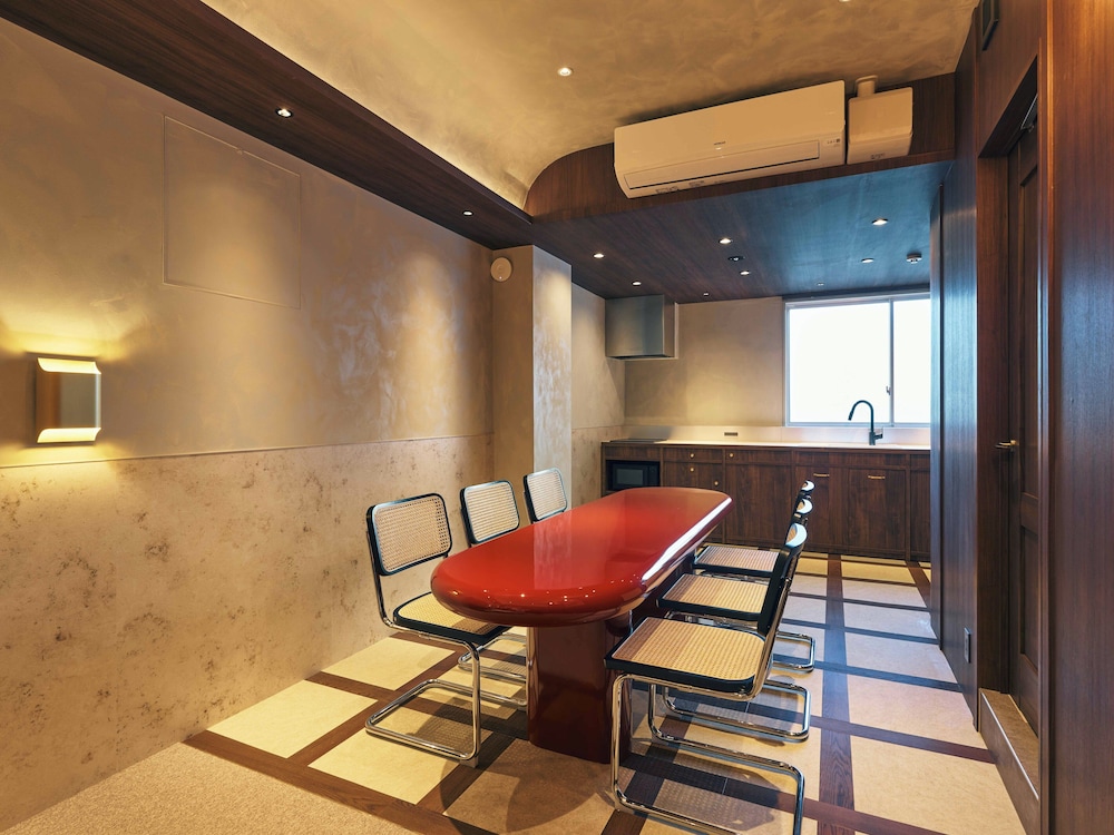 スーペリア スタジオスイート 客室内のダイニングエリア0 | illi Noa Hamamatsucho