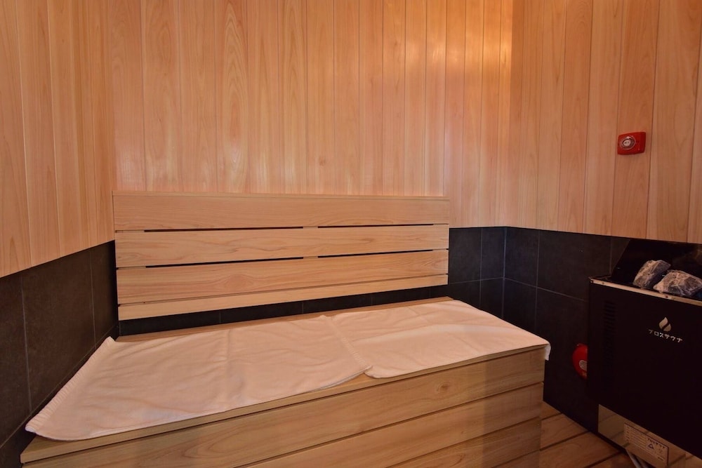 デラックス 4 人部屋 マウンテンビュー バスルーム1 | The,おこもりの宿 夢流し