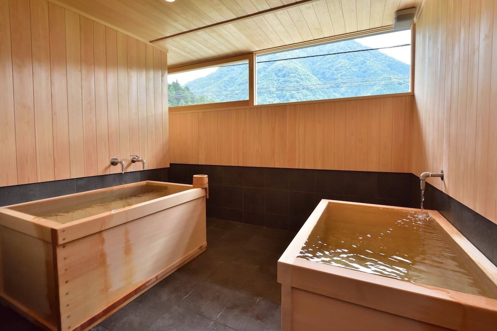 ベーシック ツインルーム マウンテンビュー バスルーム0 | The,おこもりの宿 夢流し