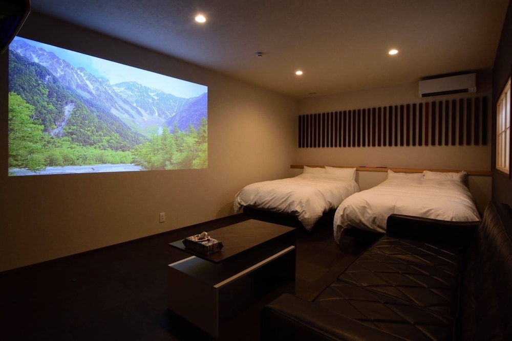 エグゼクティブ スイート マウンテンビュー 客室2 | The,おこもりの宿 夢流し