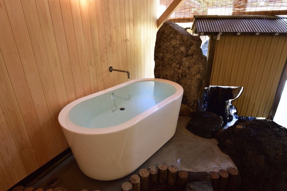 エグゼクティブ スイート マウンテンビュー バスルーム3 | The,おこもりの宿 夢流し