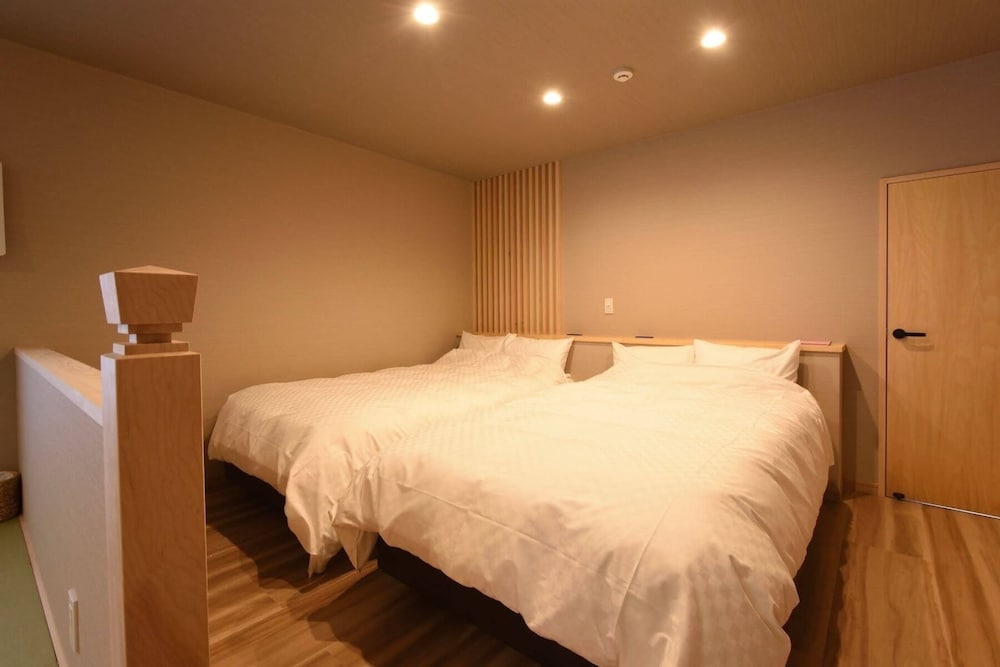 デラックス 4 人部屋 マウンテンビュー 客室2 | The,おこもりの宿 夢流し