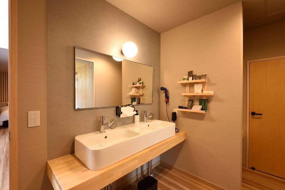 ベーシック ツインルーム マウンテンビュー 客室1 | The,おこもりの宿 夢流し