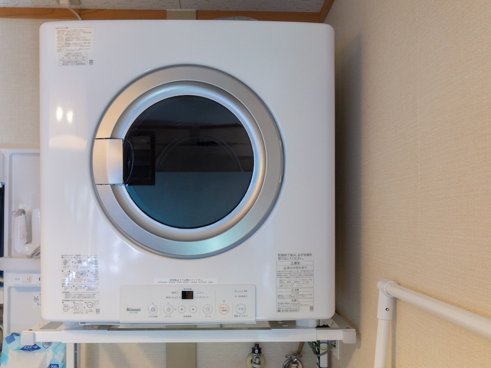 4 人部屋 バスルームの設備1 | AIR STREAM HOUSE 仲宗根