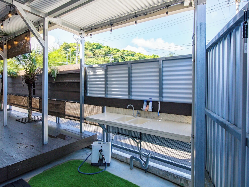 4 人部屋 客室の設備とサービス12 | AIR STREAM HOUSE 仲宗根