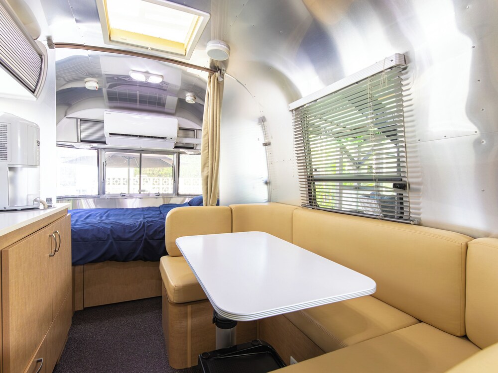 ルーム リビング エリア0 | AIR STREAM HOUSE 天底