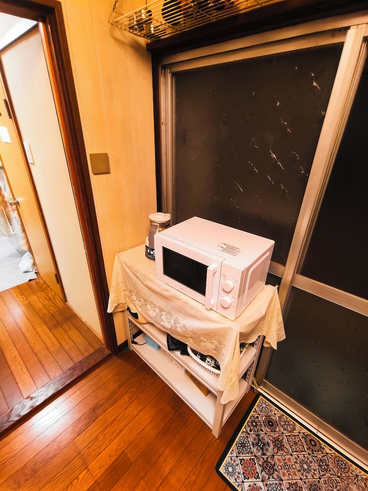 Economy Room, Non Smoking, For guests aged 18-55 only 共用キッチン1 | 奈良清舎