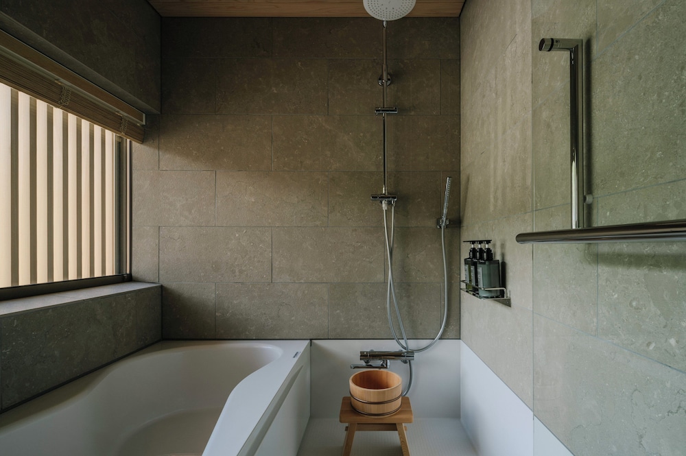 ベーシック ツインルーム バスルーム1 | 霞燦（かさん）