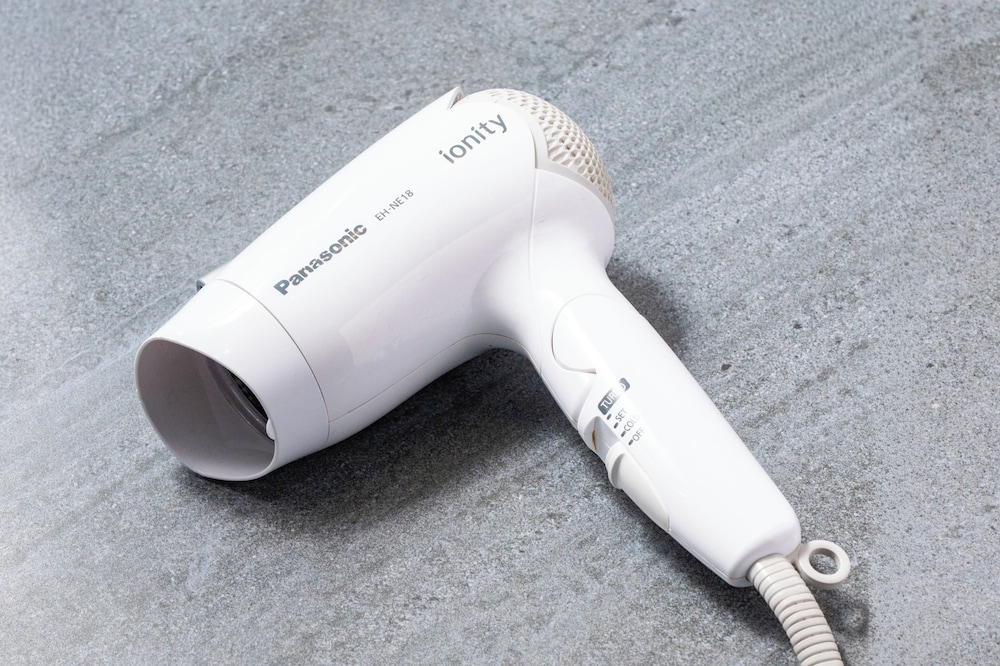 ダブルルーム 禁煙 客室の設備とサービス4 | クインテッサホテル大阪梅田 Comic＆Books