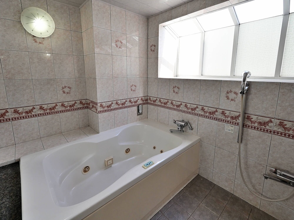 スタンダード ダブルルーム バスルーム1 | ホテル ラフィネ - 大人限定