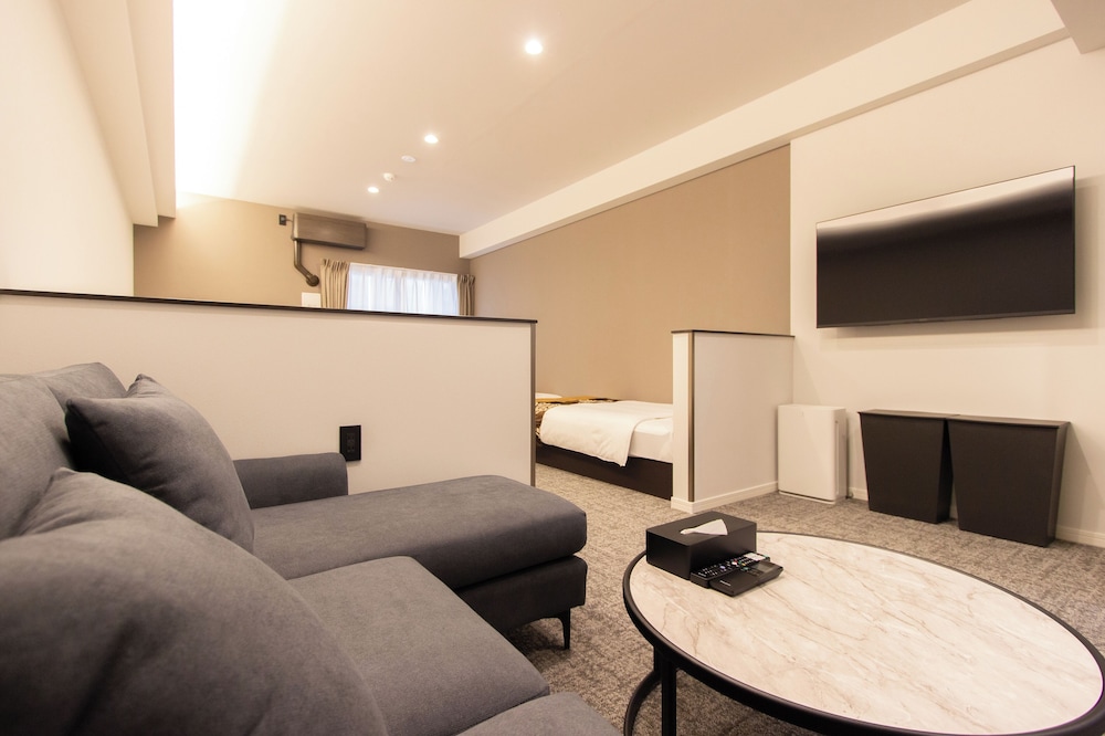 デラックス スタジオスイート 客室8 | Tabi and.-light-博多01