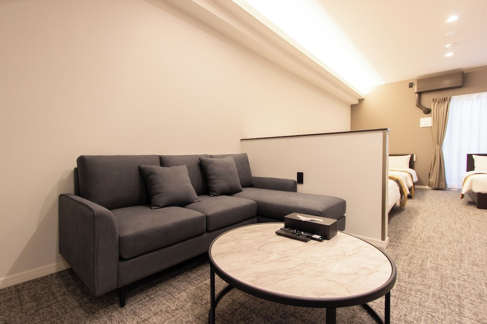 デラックス スタジオスイート 客室9 | Tabi and.-light-博多01