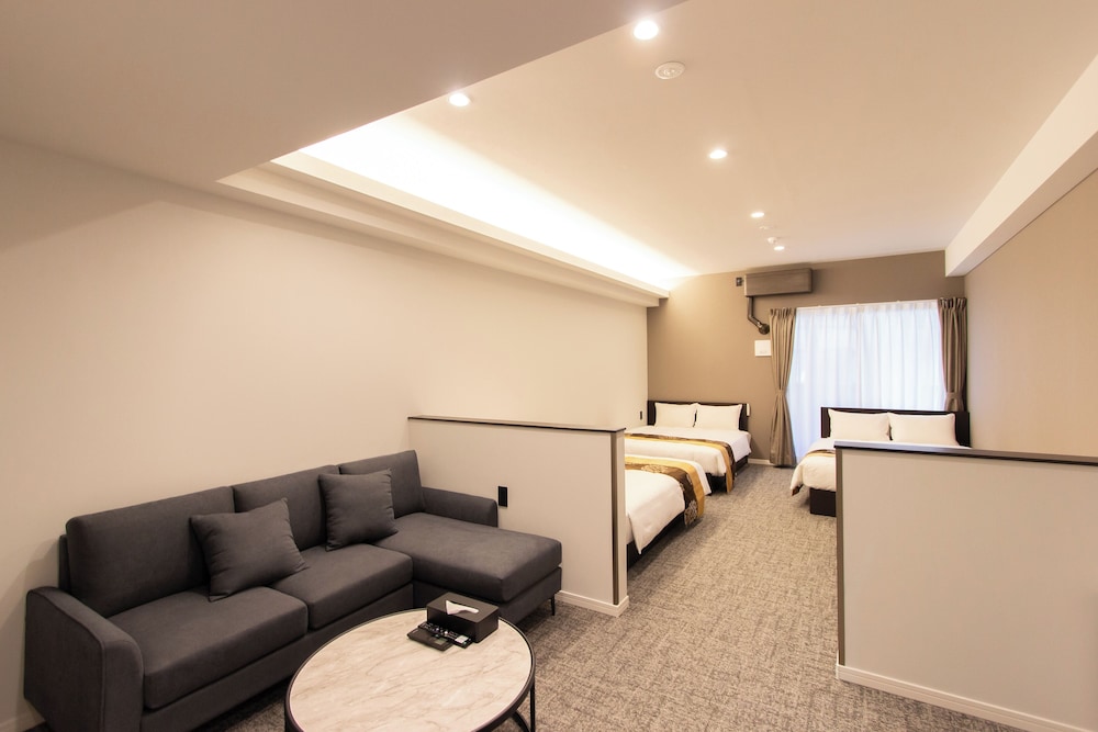 デラックス スタジオスイート 客室1 | Tabi and.-light-博多01