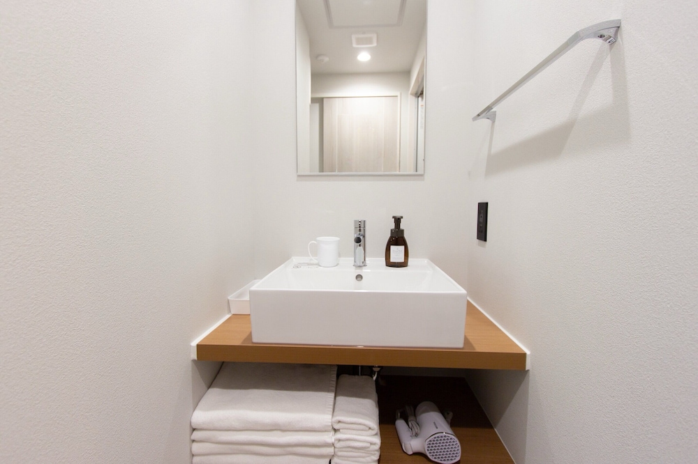 コンフォート 4 人部屋 客室2 | Tabi and.-light-博多01