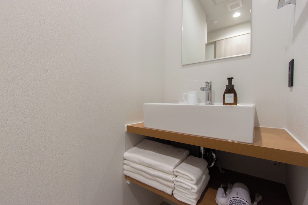 コンフォート 4 人部屋 客室7 | Tabi and.-light-博多01