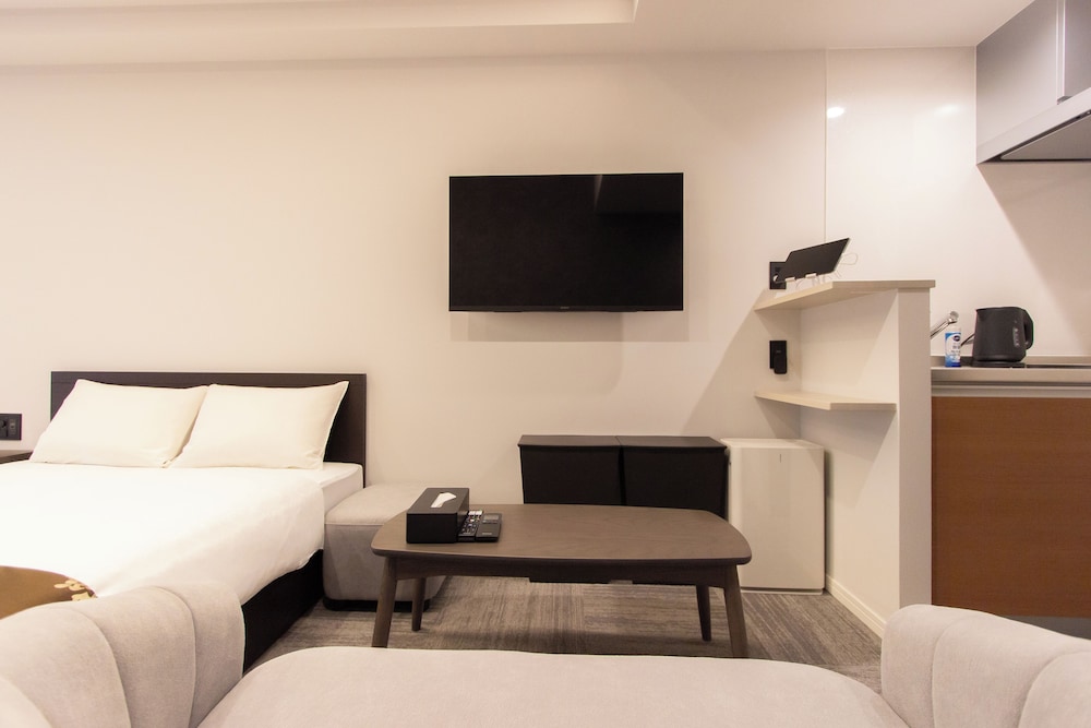 コンフォート 4 人部屋 客室8 | Tabi and.-light-博多01