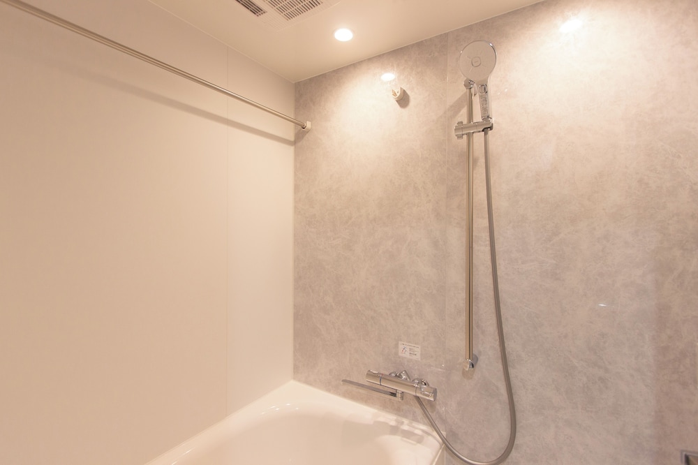 コンフォート 4 人部屋 バスルーム0 | Tabi and.-light-博多01