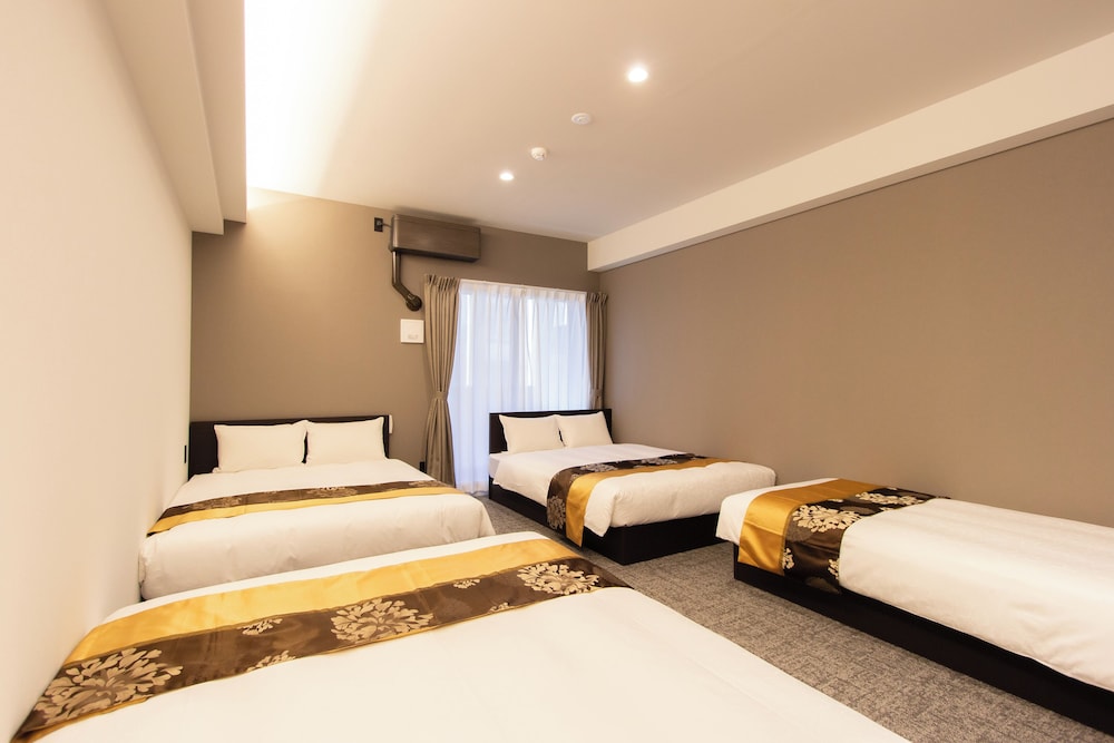 デラックス スタジオスイート 客室2 | Tabi and.-light-博多01