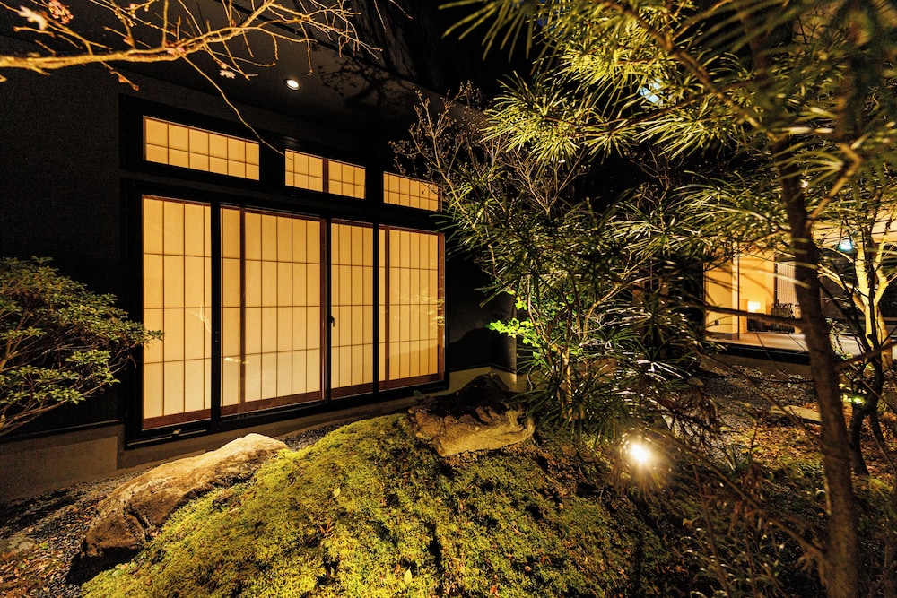 ジュニア ツインルーム コートヤードビュー 客室4 | 奈良春日鹿のや