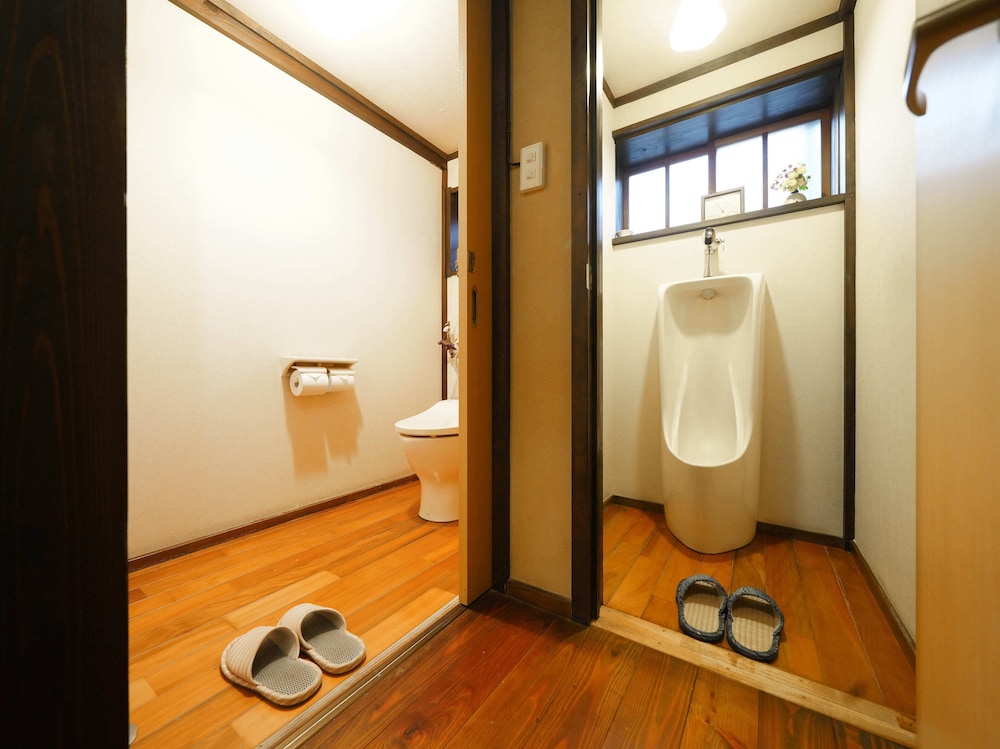 スタンダード ダブルまたはツインルーム マウンテンビュー バスルーム2 | 真秀ろば