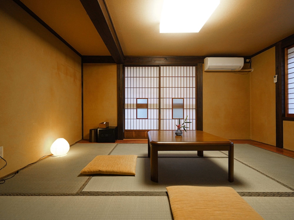 スタンダード ダブルまたはツインルーム マウンテンビュー 客室1 | 真秀ろば