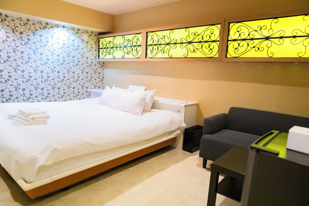 クイーンルーム (セレーナブルーム) 禁煙 | ホテル リマ ショコラ