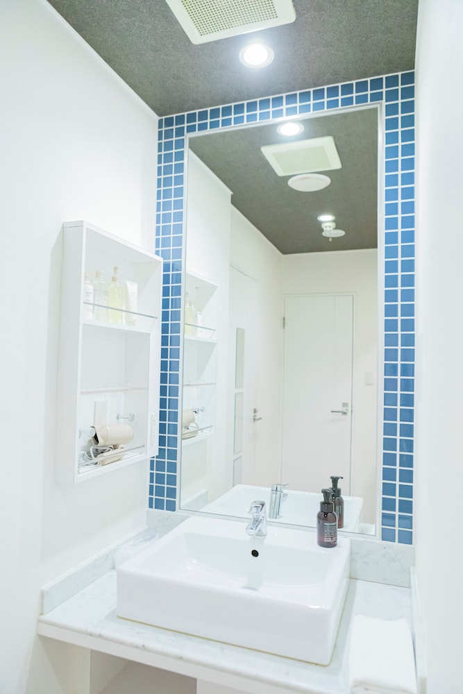 クイーンルーム サウナ付 (ホワイトブリーズ) 禁煙 バスルーム1 | ホテル リマ ショコラ