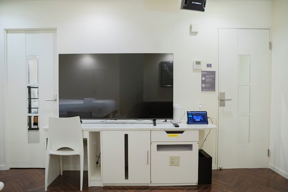 クイーンルーム サウナ付 (ホワイトブリーズ) 禁煙 客室7 | ホテル リマ ショコラ