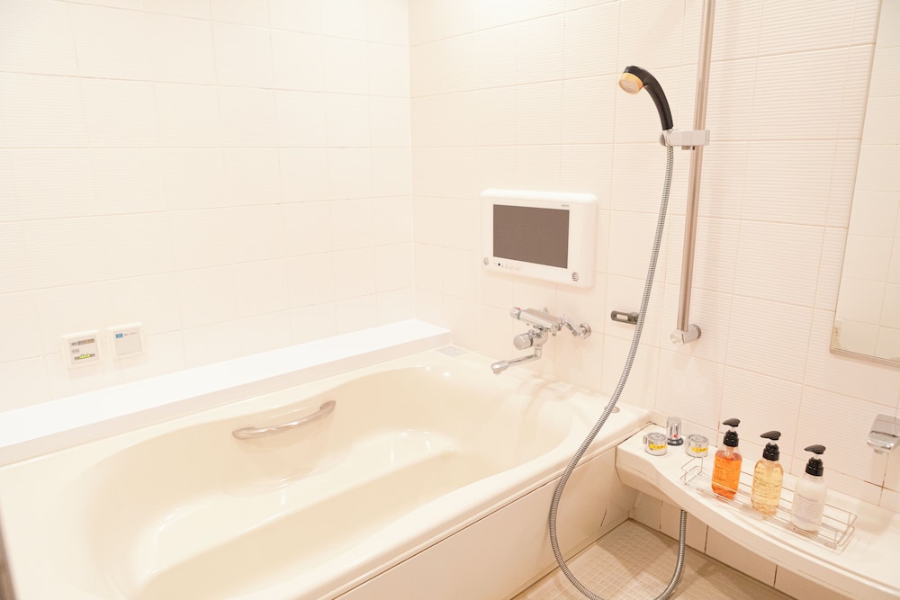 クイーンルーム サウナ付 (ホワイトブリーズ) 禁煙 バスルーム0 | ホテル リマ ショコラ