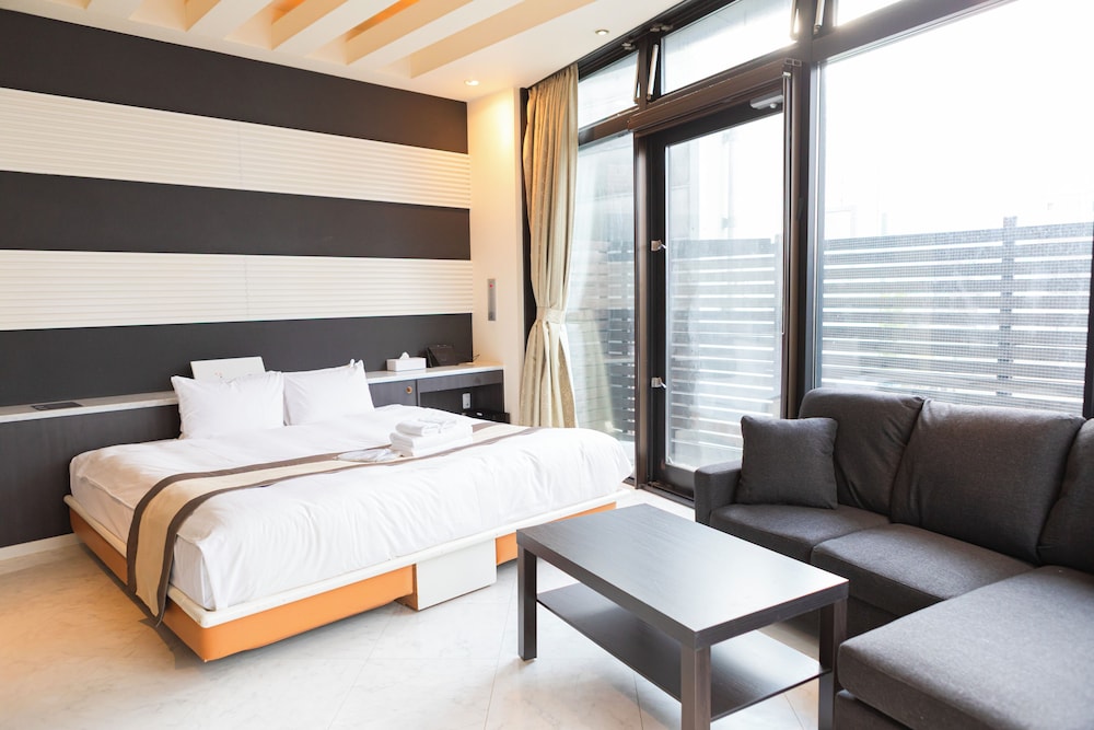 クイーンルーム サウナ&テラス付 (アーバンテラス) 禁煙 | ホテル リマ ショコラ