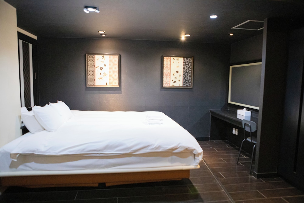 クイーンルーム (グランドリュクス) 禁煙 客室3 | ホテル リマ ショコラ