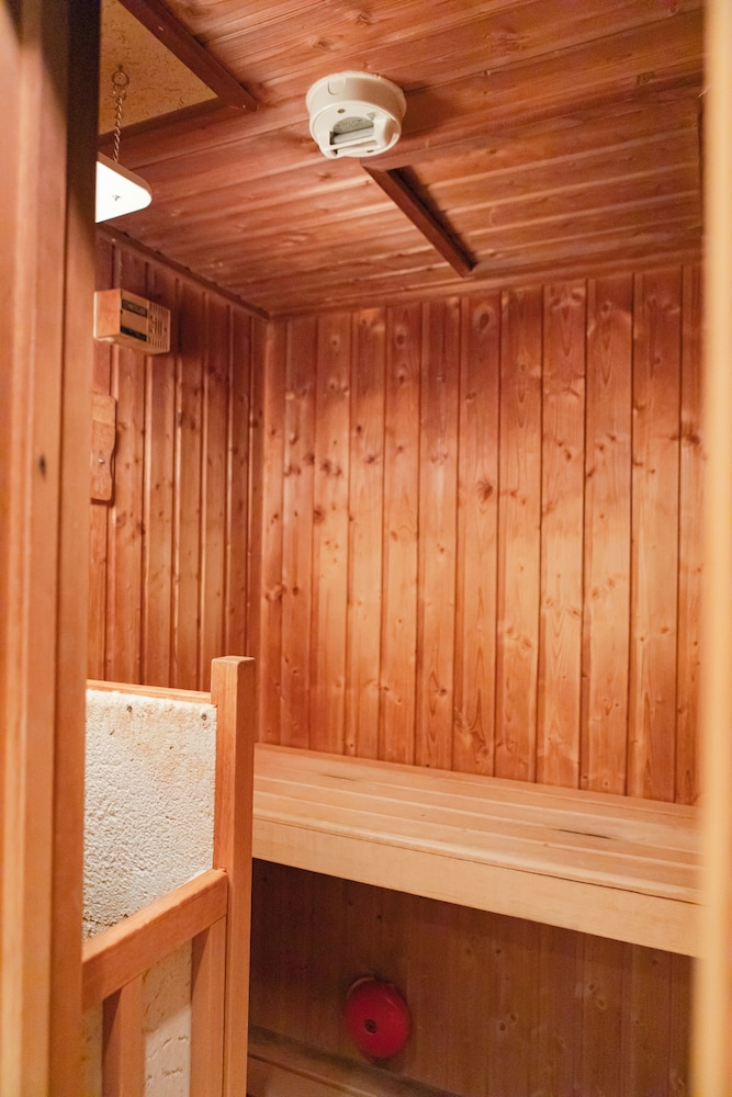 クイーンルーム サウナ付 (ホワイトブリーズ) 禁煙 客室3 | ホテル リマ ショコラ