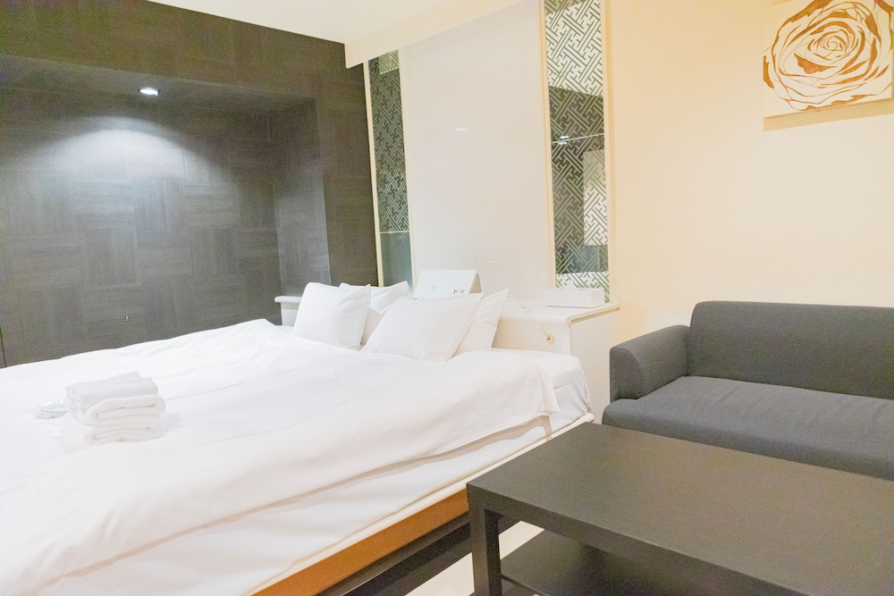 クイーンルーム (モダンミューズ) 禁煙 客室1 | ホテル リマ ショコラ