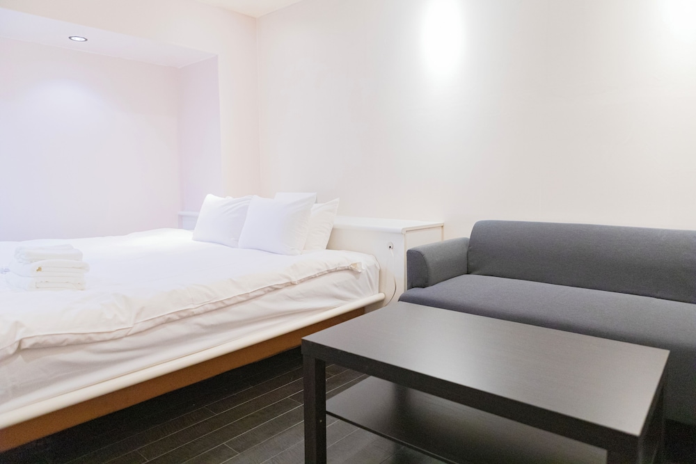 クイーンルーム (ブラッシュ) 禁煙 客室3 | ホテル リマ ショコラ