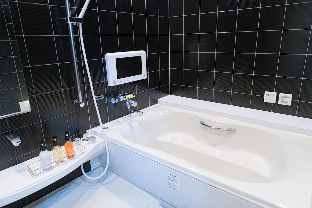 クイーンルーム サウナ&テラス付 (アーバンテラス) 禁煙 バスルーム1 | ホテル リマ ショコラ