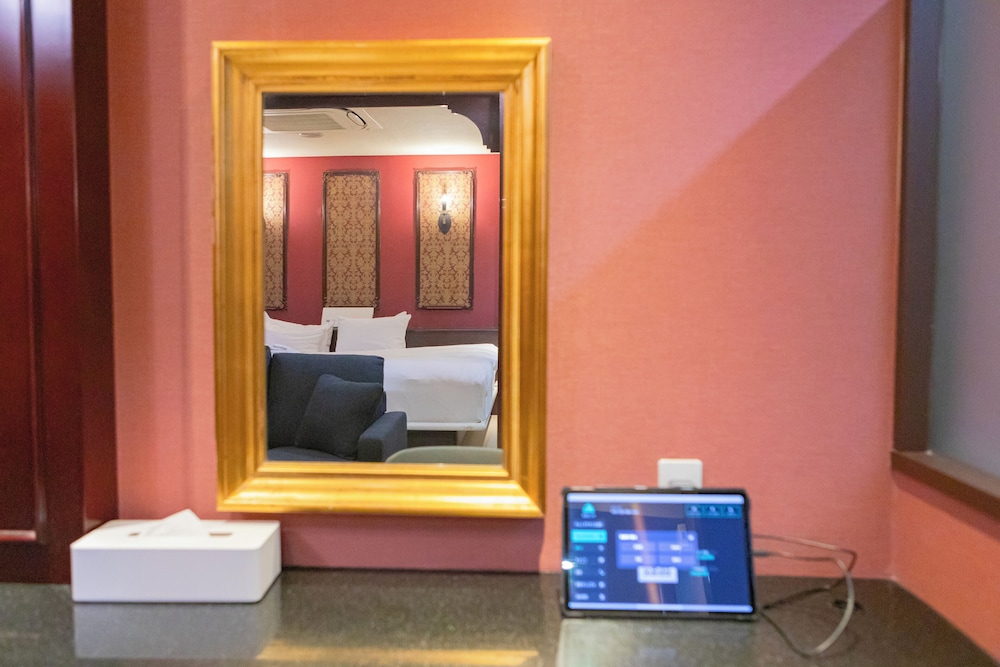 キングルーム (クリムゾンオペラ) 禁煙 客室の設備とサービス6 | ホテル リマ ショコラ