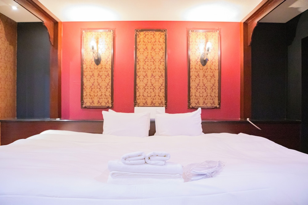 キングルーム (クリムゾンオペラ) 禁煙 客室1 | ホテル リマ ショコラ