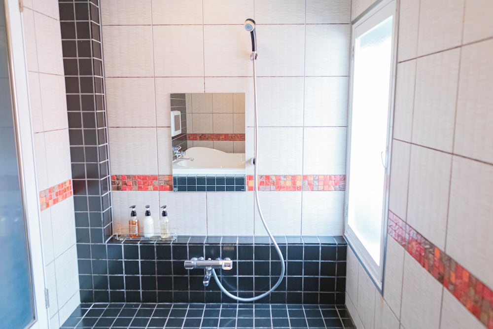 クイーンルーム (グランドリュクス) 禁煙 バスルーム1 | ホテル リマ ショコラ