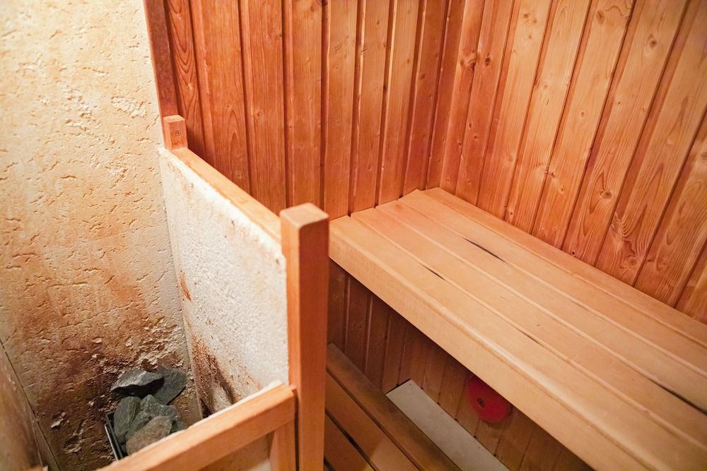 クイーンルーム サウナ付 (ホワイトブリーズ) 禁煙 客室5 | ホテル リマ ショコラ