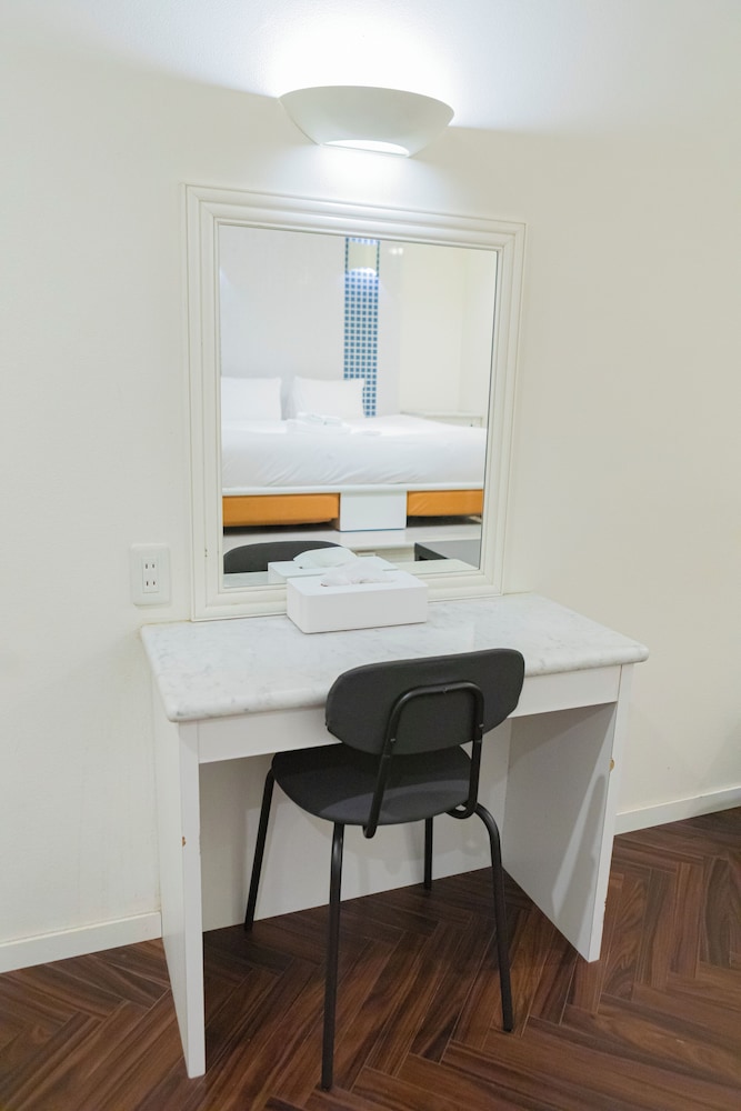 クイーンルーム サウナ付 (ホワイトブリーズ) 禁煙 客室6 | ホテル リマ ショコラ